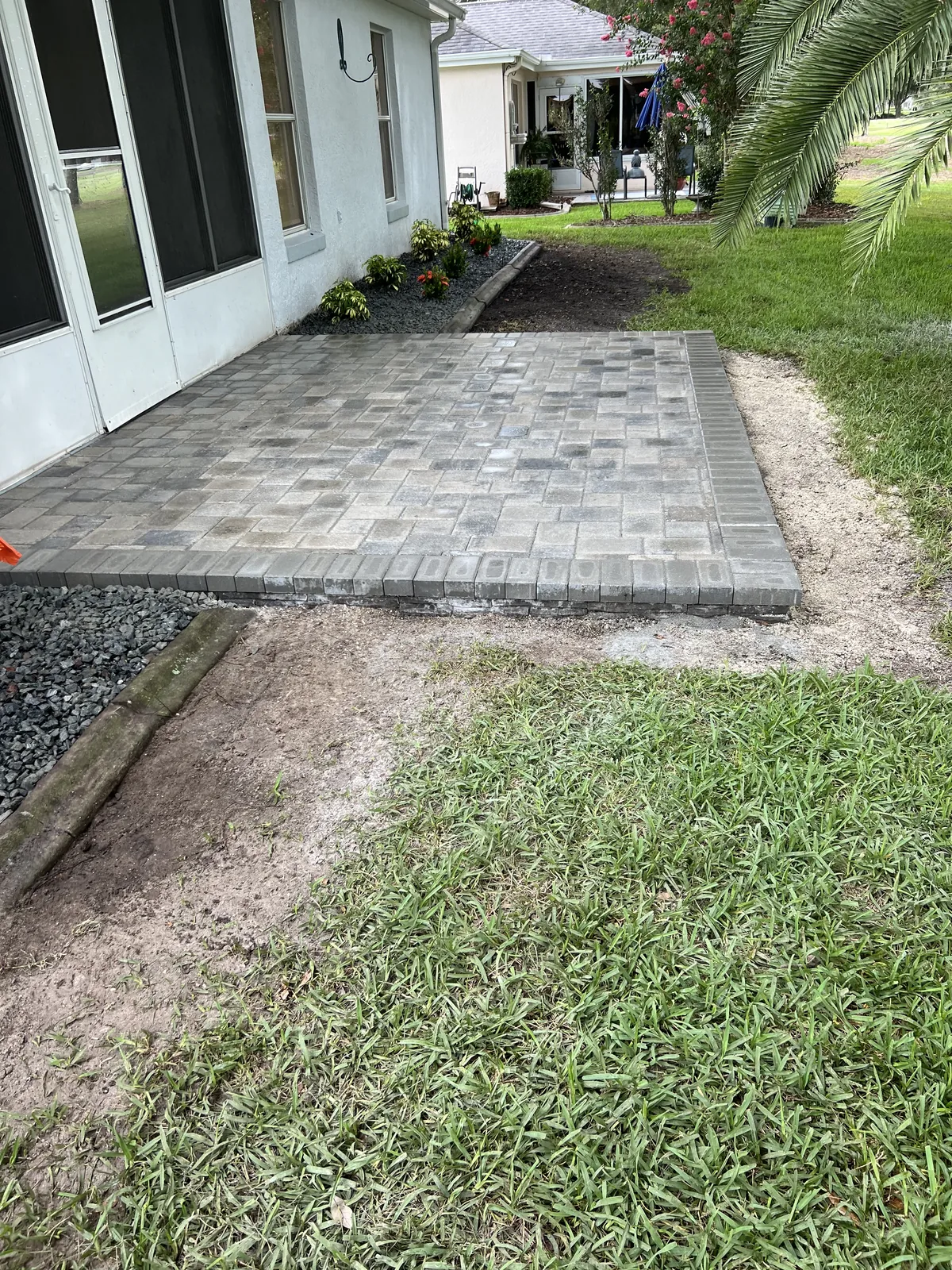 Paver retaining wall